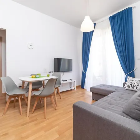 Ana's Mne Apartment Budva